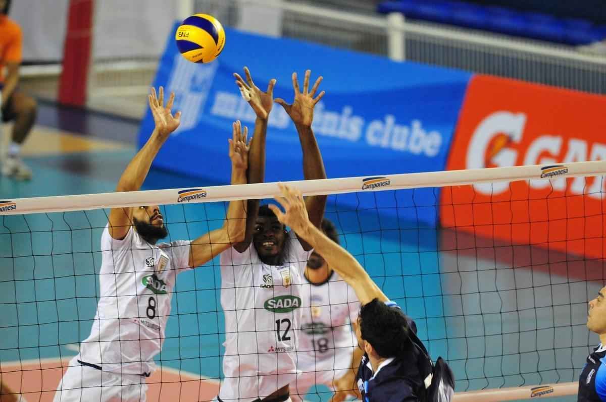 Cruzeiro venceu o Minas com parciais de 25/22, 25/11 e 25/19 na Arena JK, em Belo Horizonte