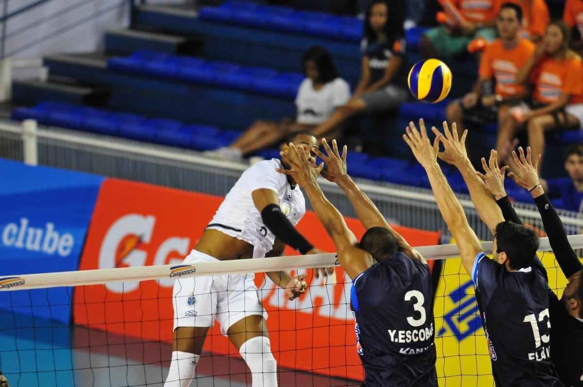 Cruzeiro venceu o Minas com parciais de 25/22, 25/11 e 25/19 na Arena JK, em Belo Horizonte