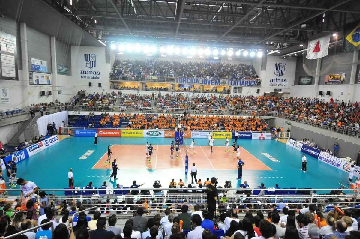 Cruzeiro venceu o Minas com parciais de 25/22, 25/11 e 25/19 na Arena JK, em Belo Horizonte