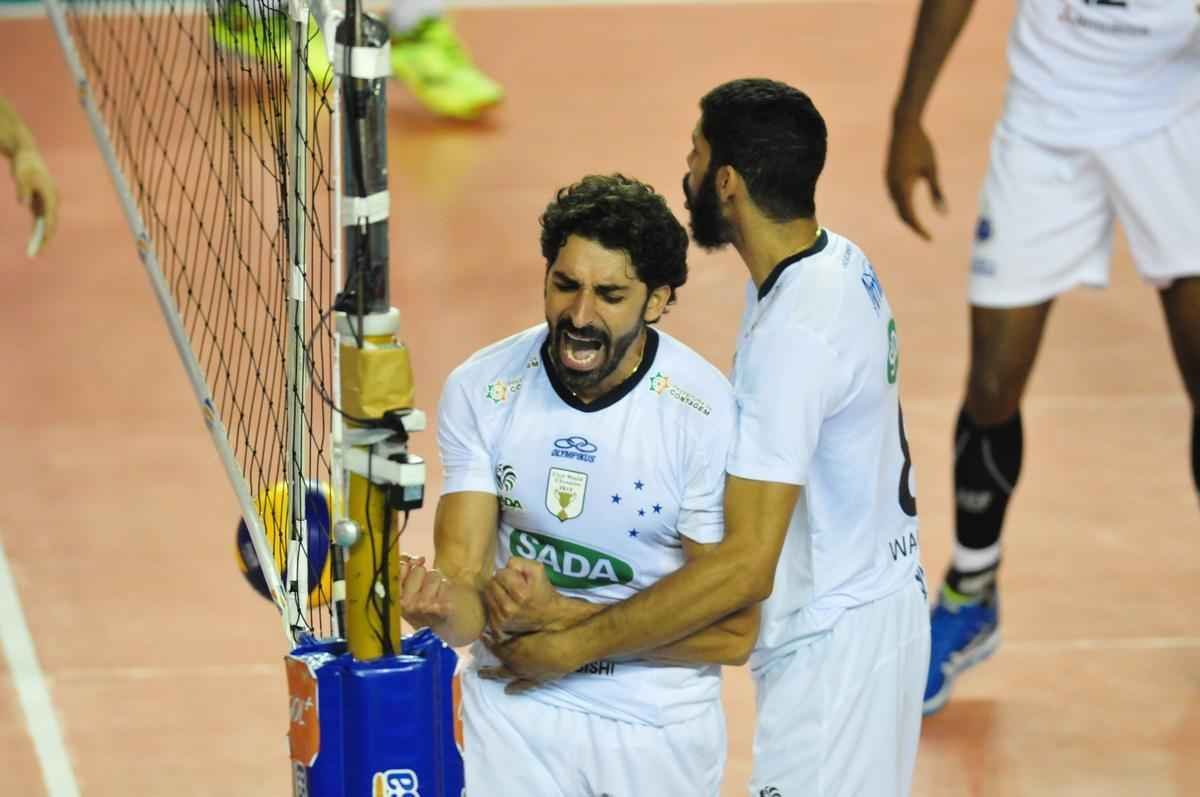 Cruzeiro venceu o Minas com parciais de 25/22, 25/11 e 25/19 na Arena JK, em Belo Horizonte