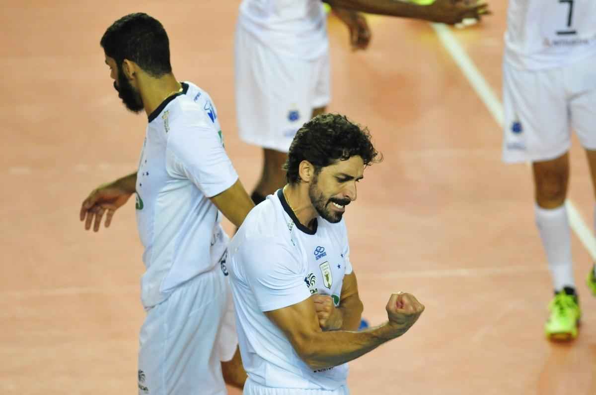 Cruzeiro venceu o Minas com parciais de 25/22, 25/11 e 25/19 na Arena JK, em Belo Horizonte