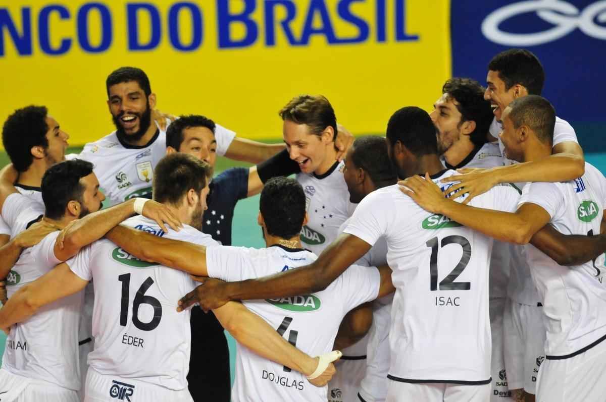 Cruzeiro venceu o Minas com parciais de 25/22, 25/11 e 25/19 na Arena JK, em Belo Horizonte