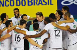 Cruzeiro venceu o Minas com parciais de 25/22, 25/11 e 25/19 na Arena JK, em Belo Horizonte