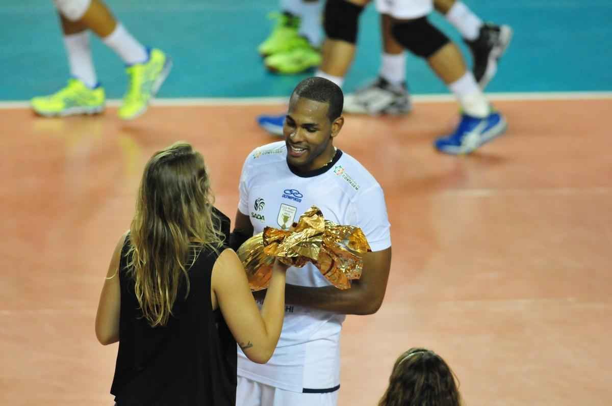 Cruzeiro venceu o Minas com parciais de 25/22, 25/11 e 25/19 na Arena JK, em Belo Horizonte