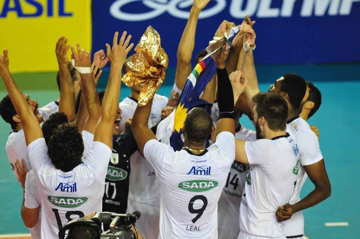 Cruzeiro venceu o Minas com parciais de 25/22, 25/11 e 25/19 na Arena JK, em Belo Horizonte