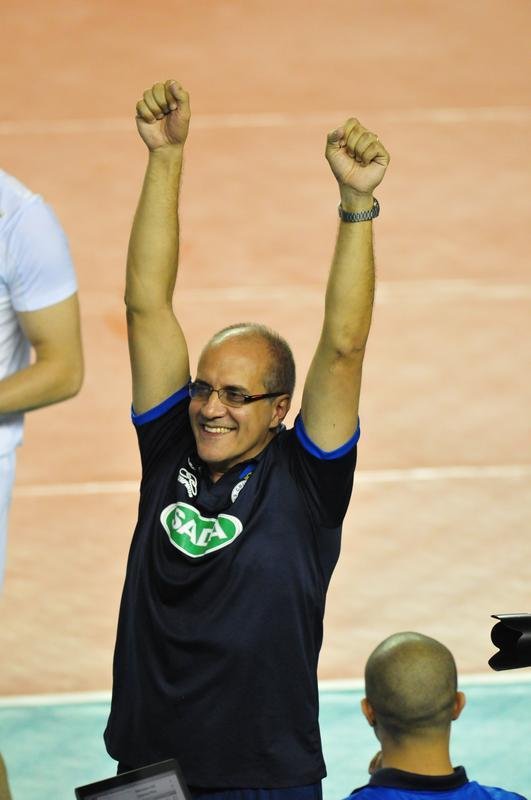 Cruzeiro venceu o Minas com parciais de 25/22, 25/11 e 25/19 na Arena JK, em Belo Horizonte