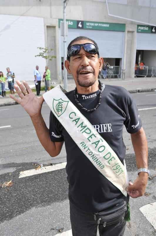 Fotos da torcida do Amrica no Independncia antes e durante o jogo contra o Democrata