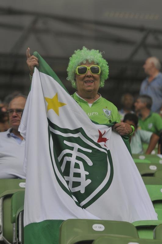 Fotos da torcida do Amrica no Independncia antes e durante o jogo contra o Democrata