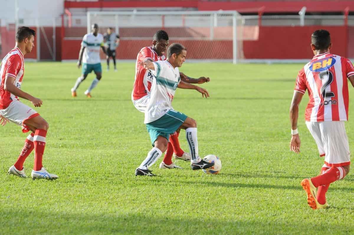 Em Nova Lima, Caldense venceu Villa Nova por 1 a 0 com gol do atacante Cristiano e terminou a primeira fase do Campeonato Mineiro na liderana