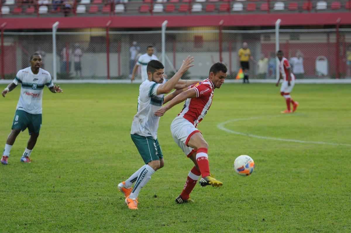 Em Nova Lima, Caldense venceu Villa Nova por 1 a 0 com gol do atacante Cristiano e terminou a primeira fase do Campeonato Mineiro na liderana
