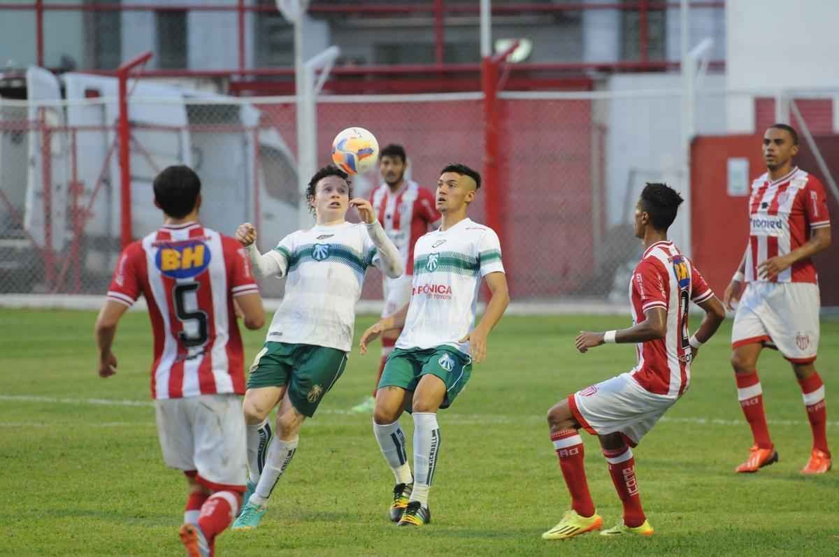 Em Nova Lima, Caldense venceu Villa Nova por 1 a 0 com gol do atacante Cristiano e terminou a primeira fase do Campeonato Mineiro na liderana
