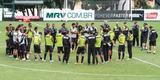 Thiago Ribeiro participou do primeiro treino no Atltico, nesta quarta, e teve que se apresentar para o grupo