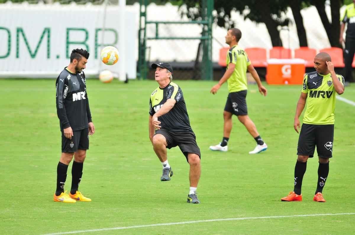 Thiago Ribeiro treinou pela primeira vez com os novos companheiros nesta quarta-feira