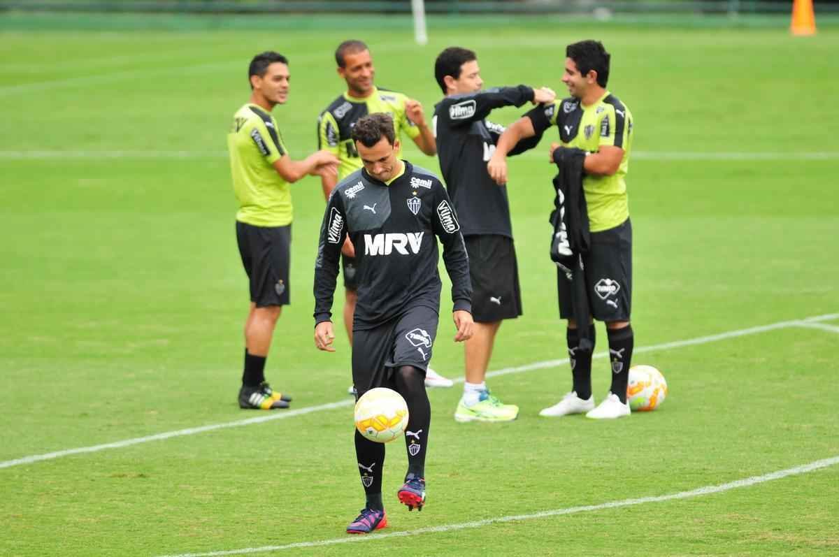 Thiago Ribeiro treinou pela primeira vez com os novos companheiros nesta quarta-feira