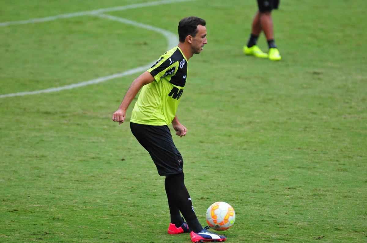Thiago Ribeiro treinou pela primeira vez com os novos companheiros nesta quarta-feira