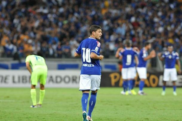 Equipes se enfrentam em jogo vlido pela quarta rodada do grupo 3 da Copa Libertadores