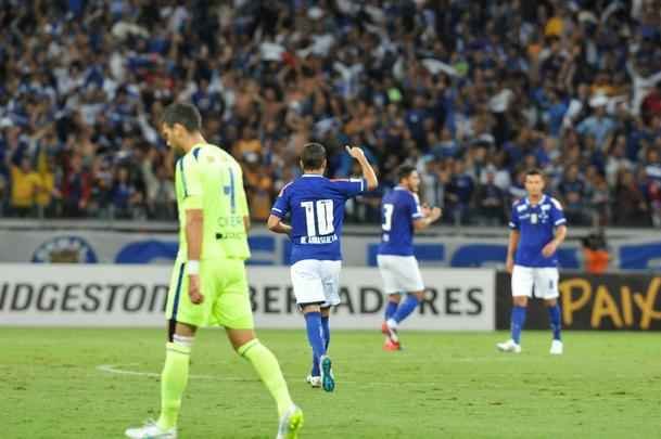 Equipes se enfrentam em jogo vlido pela quarta rodada do grupo 3 da Copa Libertadores