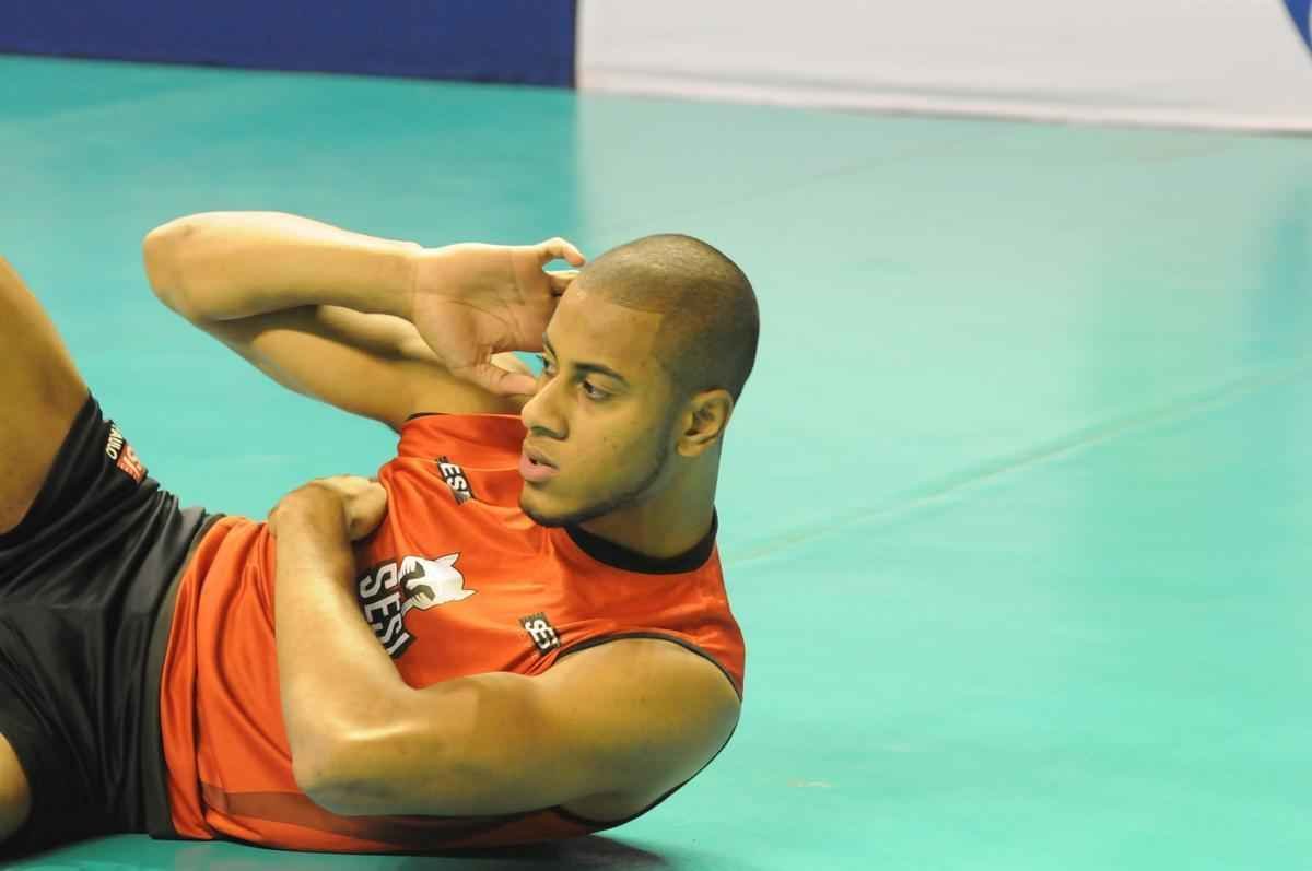 Treinos de Cruzeiro e Sesi, no Mineirinho, nesta quinta, antes da deciso da Superliga Masculina de Vlei, marcada para domingo, s 10h