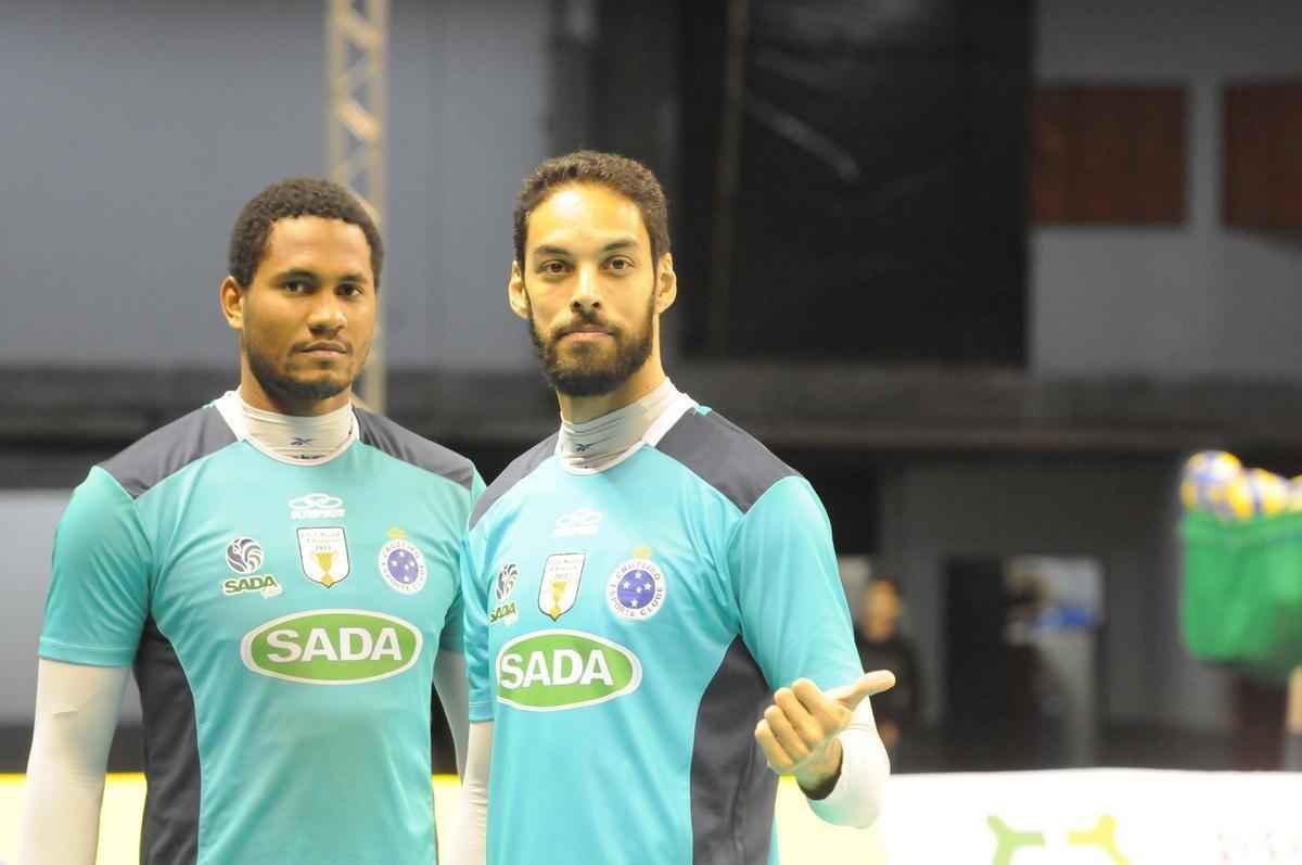 Treinos de Cruzeiro e Sesi, no Mineirinho, nesta quinta, antes da deciso da Superliga Masculina de Vlei, marcada para domingo, s 10h