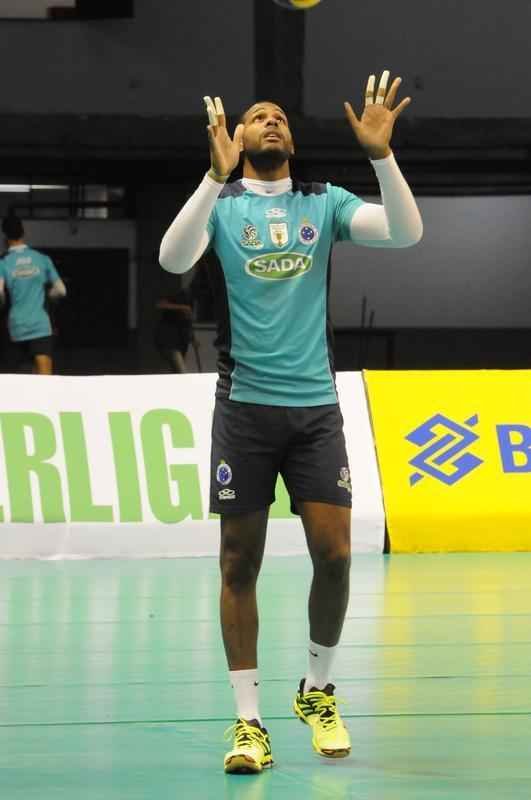 Treinos de Cruzeiro e Sesi, no Mineirinho, nesta quinta, antes da deciso da Superliga Masculina de Vlei, marcada para domingo, s 10h