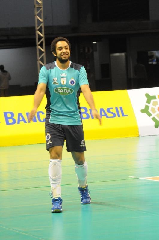 Treinos de Cruzeiro e Sesi, no Mineirinho, nesta quinta, antes da deciso da Superliga Masculina de Vlei, marcada para domingo, s 10h