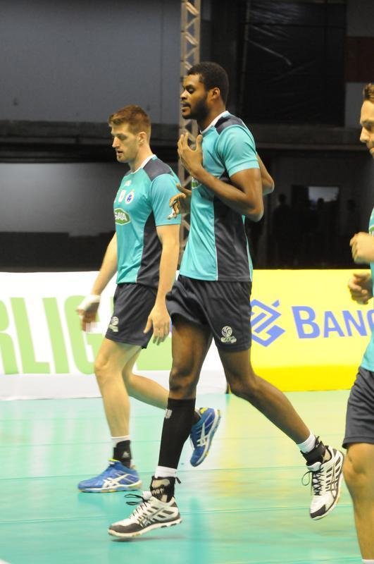 Treinos de Cruzeiro e Sesi, no Mineirinho, nesta quinta, antes da deciso da Superliga Masculina de Vlei, marcada para domingo, s 10h
