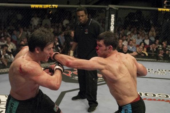 Imagens da final do The Ultimate Fighter 1, entre Forrest Griffin e Stephan Bonnar, vencida por Griffin