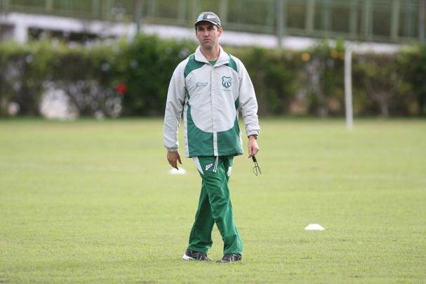 Tcnico Leo Cond comandou atividade nesta quinta-feira em Juiz de Fora e praticamente definiu o time