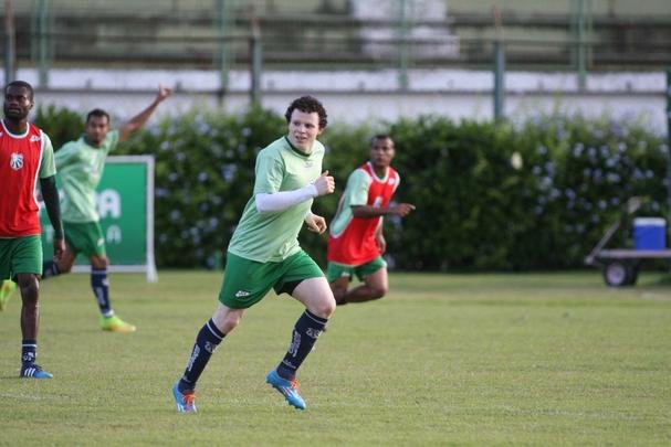 Tcnico Leo Cond comandou atividade nesta quinta-feira em Juiz de Fora e praticamente definiu o time