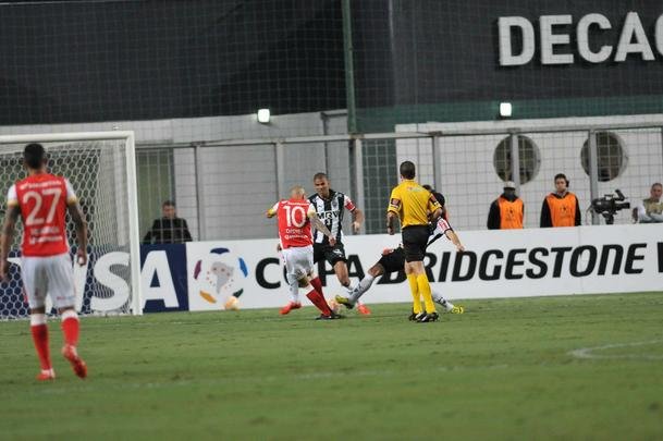 Atltico faz confronto decisivo contra colombianos diante de sua torcida, nesta quinta-feira