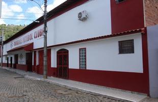 Imagens da pequena cidade de Tombos, que anda em alta com o sucesso do clube local
