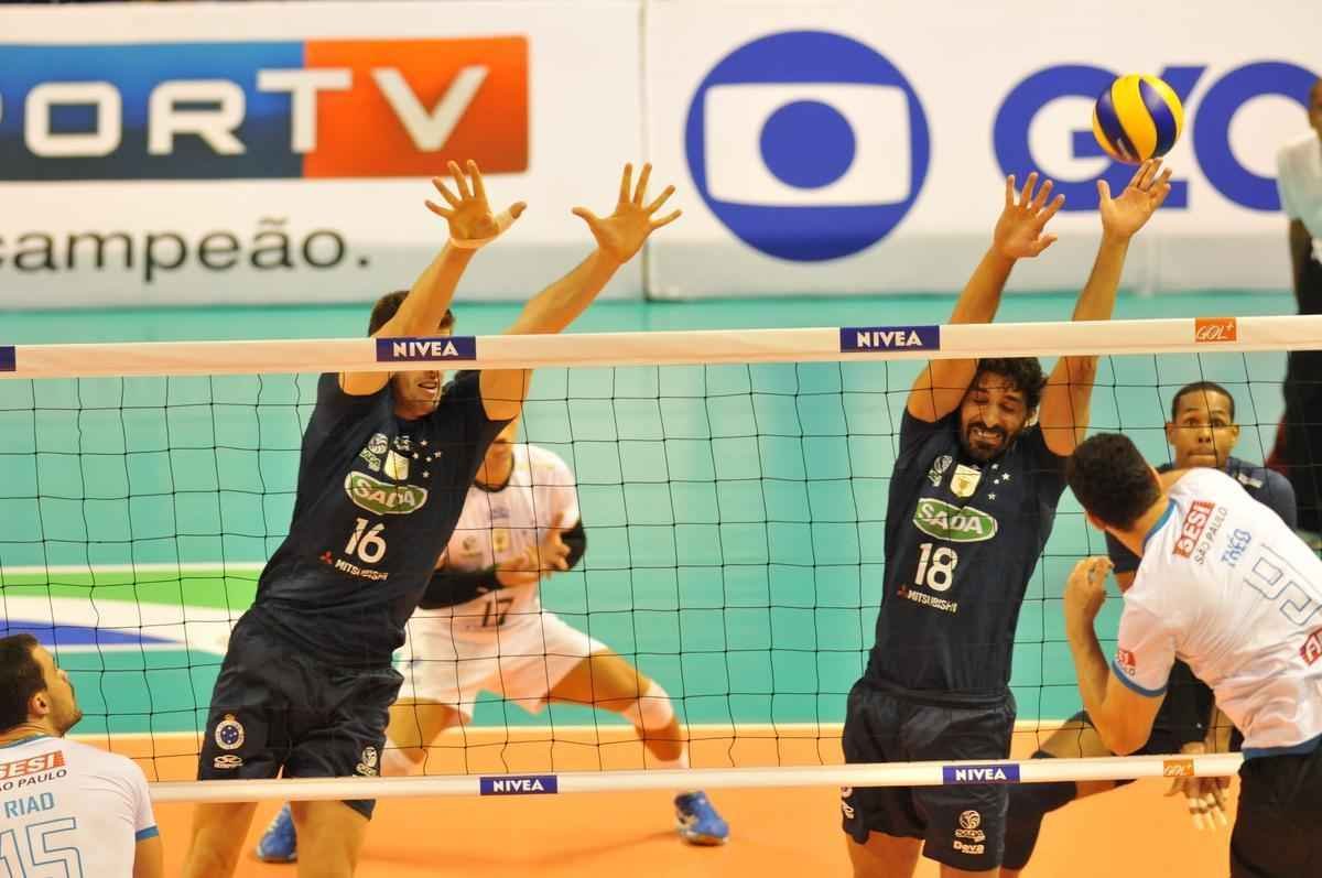 Imagens exclusivas da deciso da Superliga Masculina, no Mineirinho, entre Cruzeiro e Sesi