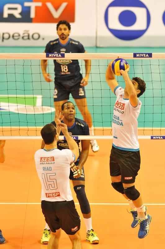 Imagens exclusivas da deciso da Superliga Masculina, no Mineirinho, entre Cruzeiro e Sesi