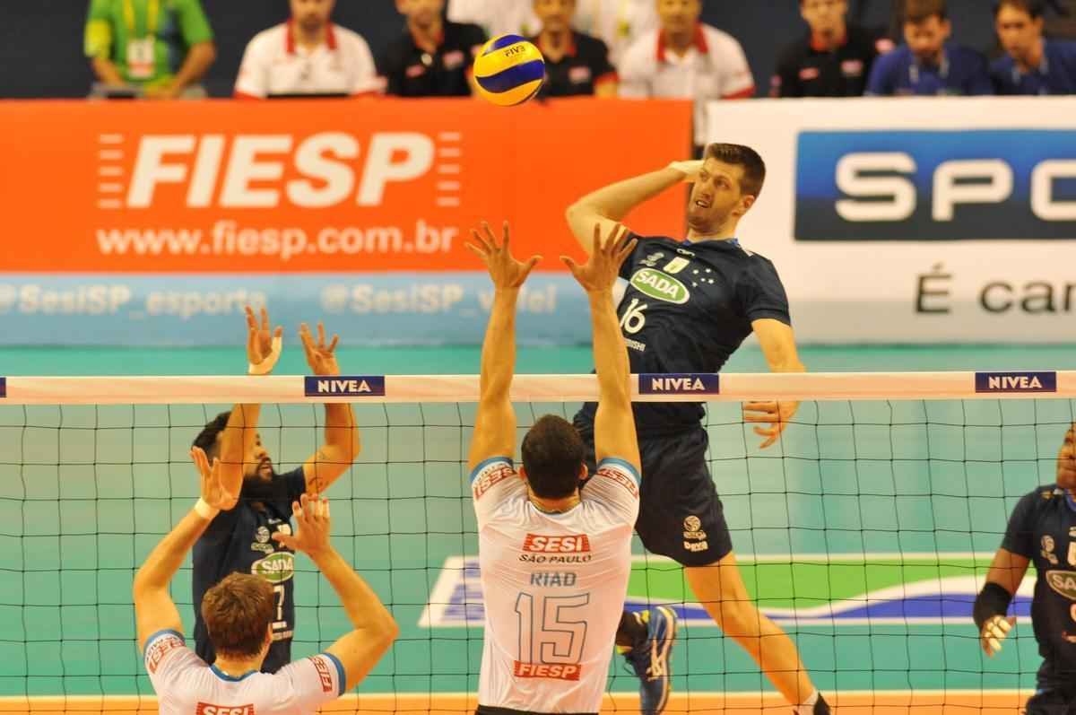 Imagens exclusivas da deciso da Superliga Masculina, no Mineirinho, entre Cruzeiro e Sesi