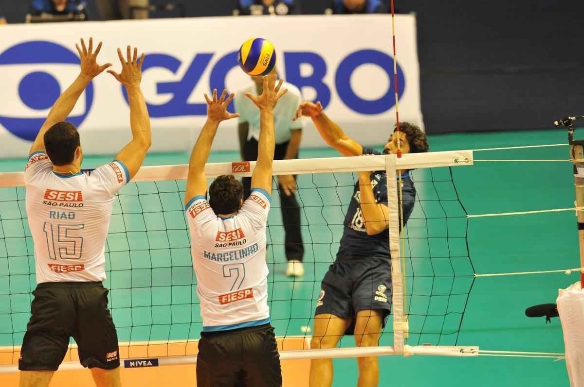 Imagens exclusivas da deciso da Superliga Masculina, no Mineirinho, entre Cruzeiro e Sesi