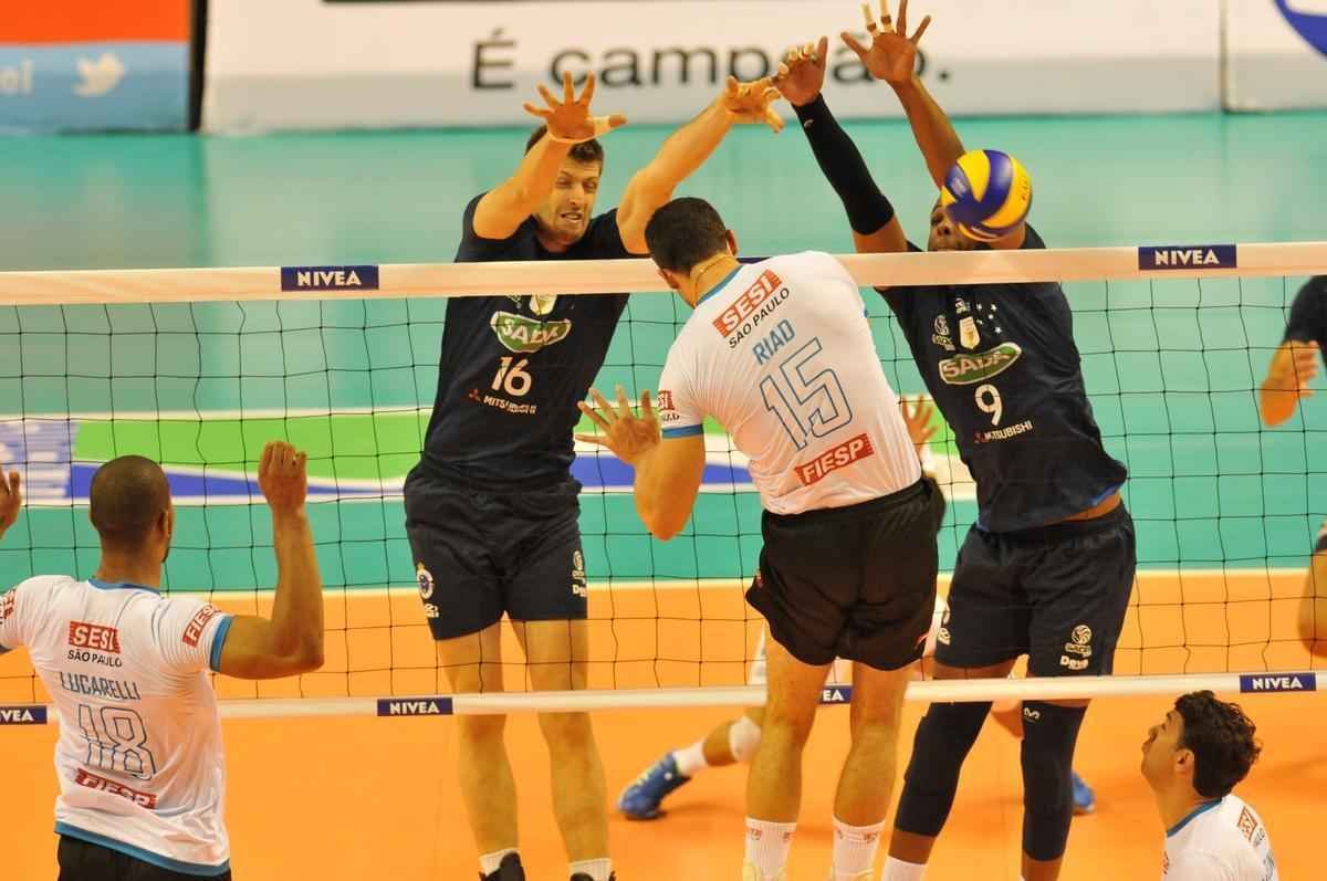 Imagens exclusivas da deciso da Superliga Masculina, no Mineirinho, entre Cruzeiro e Sesi