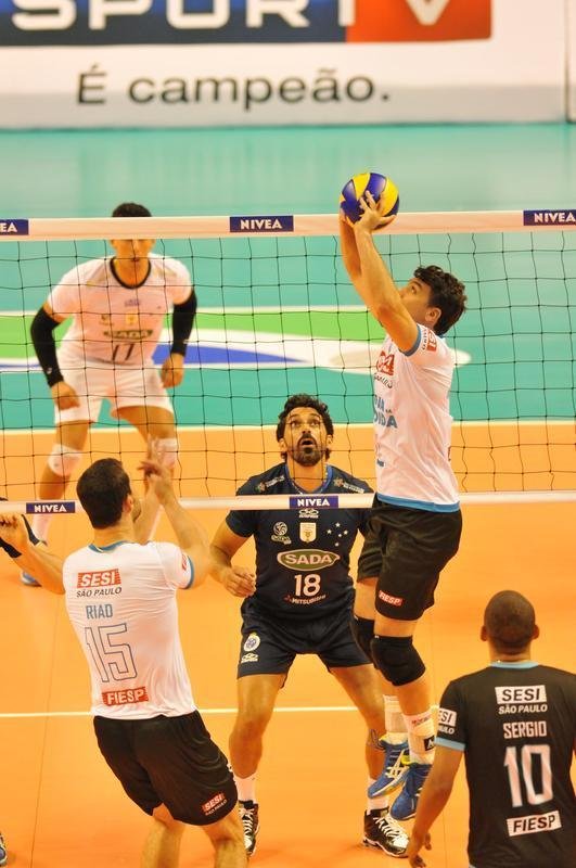 Imagens exclusivas da deciso da Superliga Masculina, no Mineirinho, entre Cruzeiro e Sesi