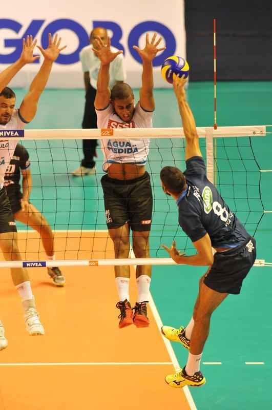 Imagens exclusivas da deciso da Superliga Masculina, no Mineirinho, entre Cruzeiro e Sesi