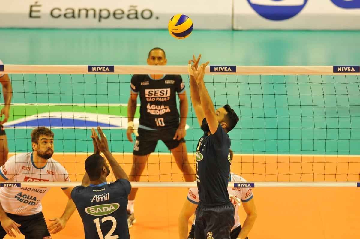 Imagens exclusivas da deciso da Superliga Masculina, no Mineirinho, entre Cruzeiro e Sesi