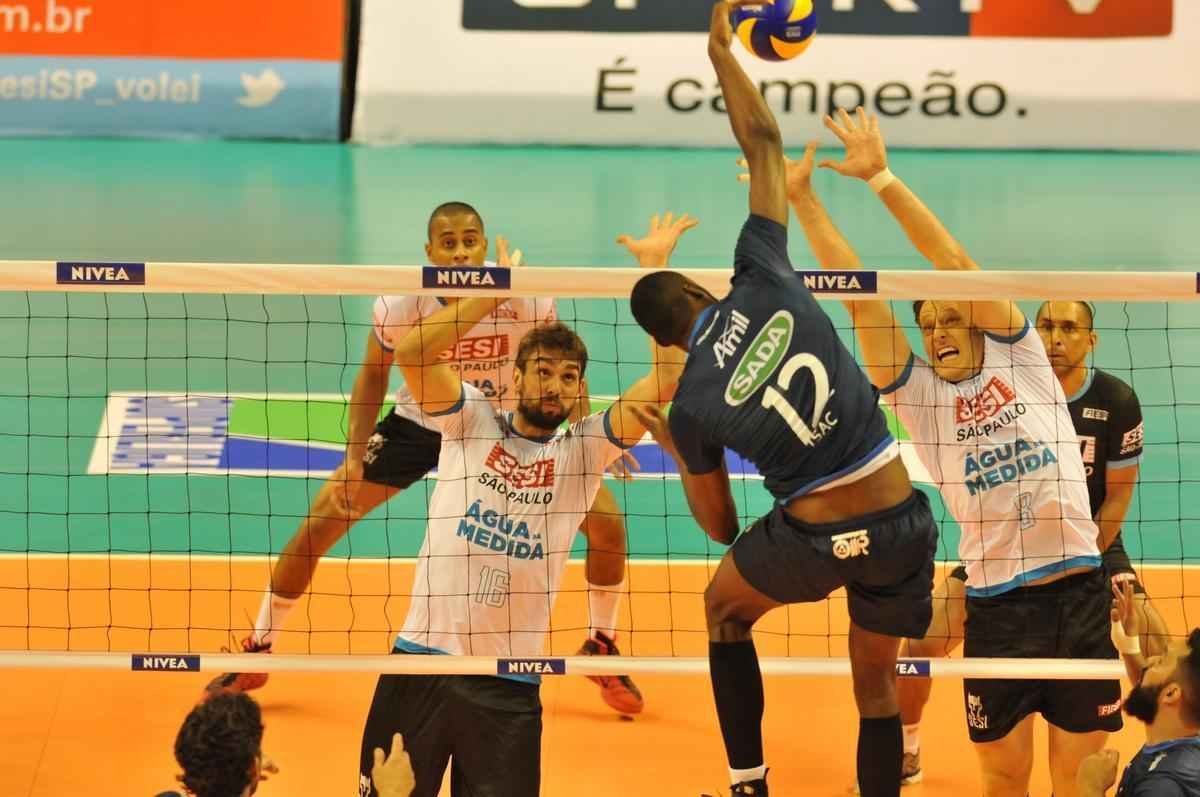 Imagens exclusivas da deciso da Superliga Masculina, no Mineirinho, entre Cruzeiro e Sesi