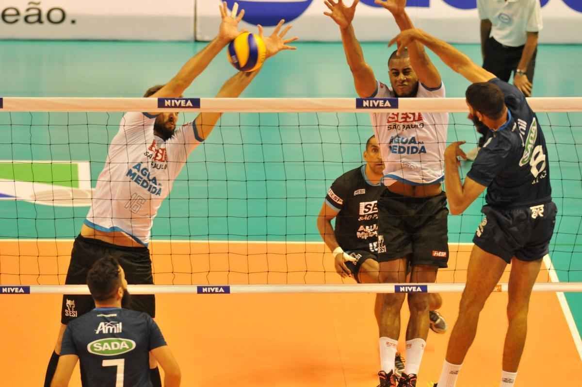 Imagens exclusivas da deciso da Superliga Masculina, no Mineirinho, entre Cruzeiro e Sesi