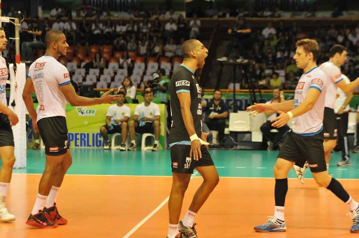 Imagens exclusivas da deciso da Superliga Masculina, no Mineirinho, entre Cruzeiro e Sesi