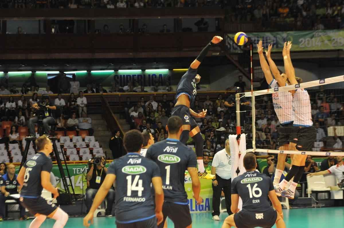 Imagens exclusivas da deciso da Superliga Masculina, no Mineirinho, entre Cruzeiro e Sesi