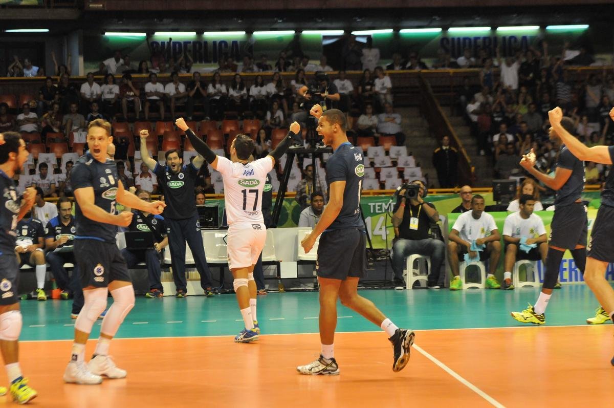 Imagens exclusivas da deciso da Superliga Masculina, no Mineirinho, entre Cruzeiro e Sesi