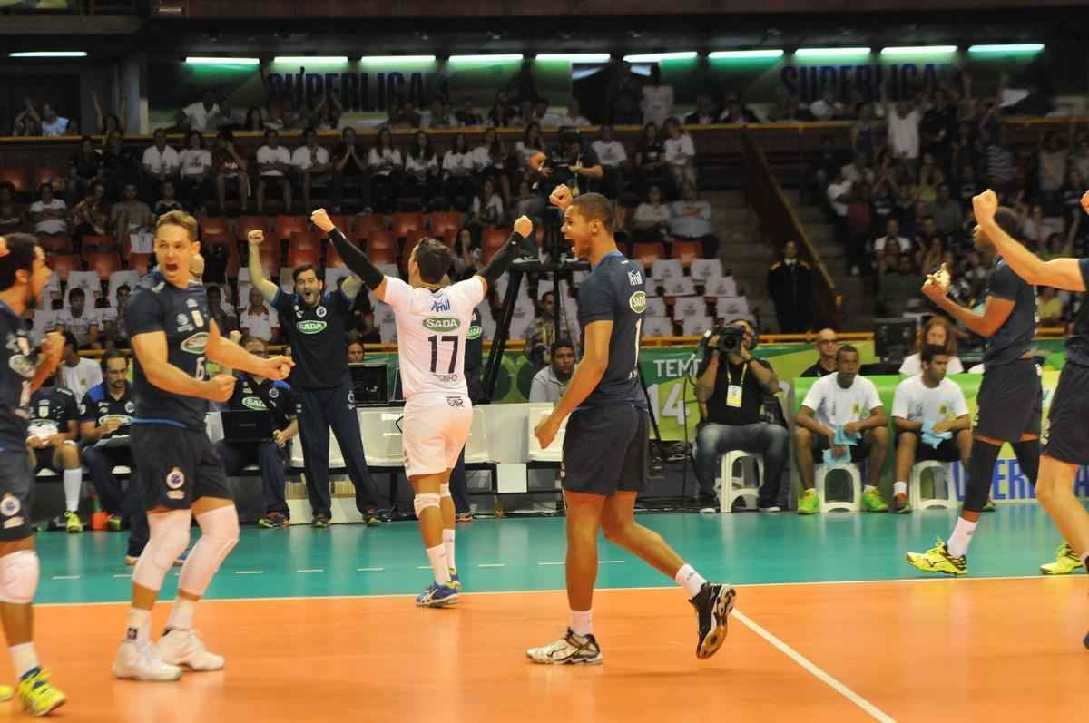 Imagens exclusivas da deciso da Superliga Masculina, no Mineirinho, entre Cruzeiro e Sesi