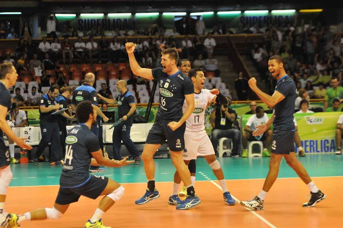 Imagens exclusivas da deciso da Superliga Masculina, no Mineirinho, entre Cruzeiro e Sesi