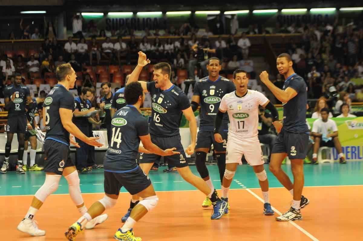 Imagens exclusivas da deciso da Superliga Masculina, no Mineirinho, entre Cruzeiro e Sesi