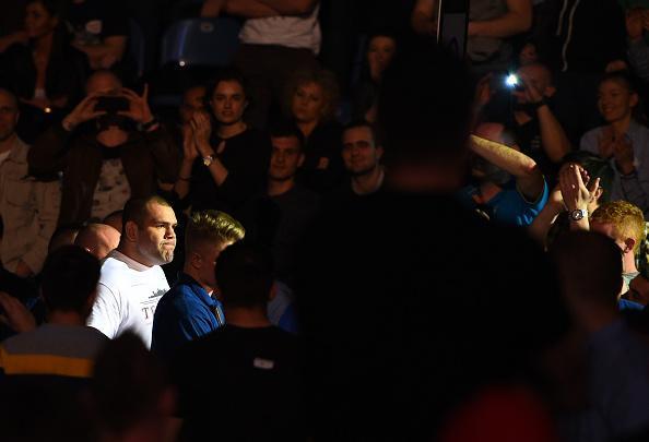 Imagens da revanche histrica entre Cro Cop e Napo, vencida pelo croata por nocaute tcnico no terceiro round
