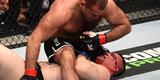 Imagens da revanche histrica entre Cro Cop e Napo, vencida pelo croata por nocaute tcnico no terceiro round