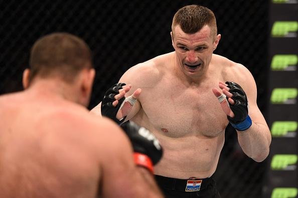 Imagens da revanche histrica entre Cro Cop e Napo, vencida pelo croata por nocaute tcnico no terceiro round